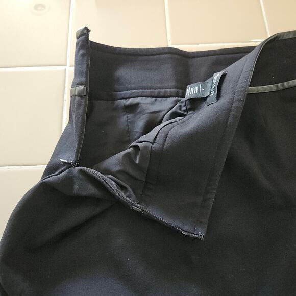 White House Black Market Mock Wrap Black Skirt Faux Leather Trim Size 6 - Picture 3 of 6